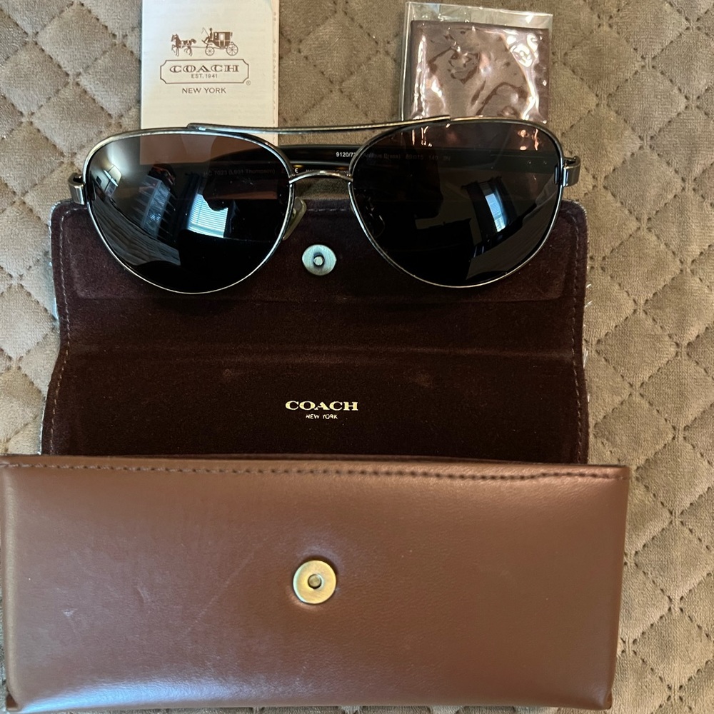 COACH SUNGLASSES - Picture 2 of 7